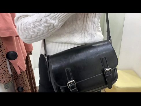 ❤️ Javna masturbacija mlade kučke FeralBerry sa dildom u sobi za provjeru ️❌ Porno kod nas